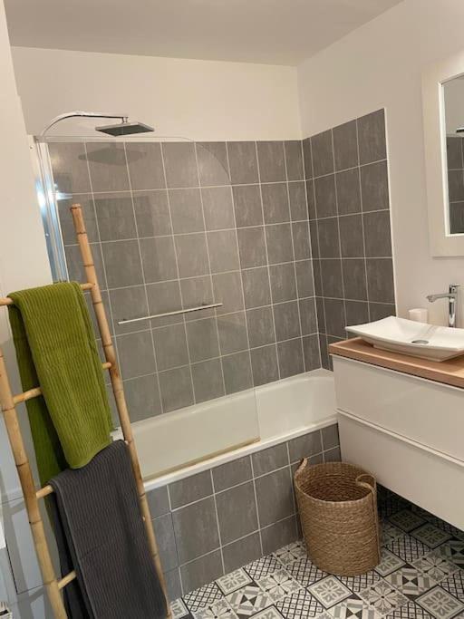 Studio 28 M2 & Jardin Privatif 20 M2 Montigny-le-Bretonneux Exterior photo